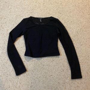 Cutout Pattern Black Long-sleeve Crop Top